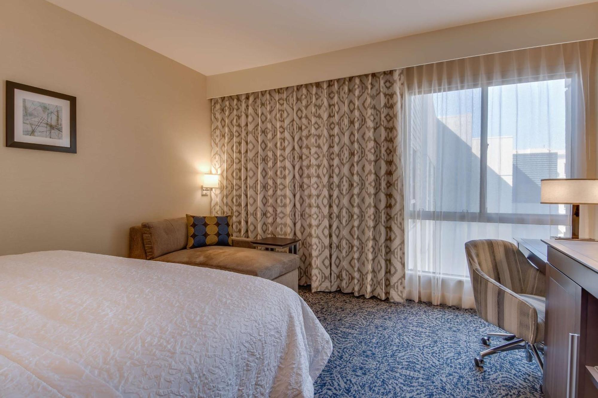 Hampton Inn & Suites Los Angeles - Глендейл Екстер'єр фото