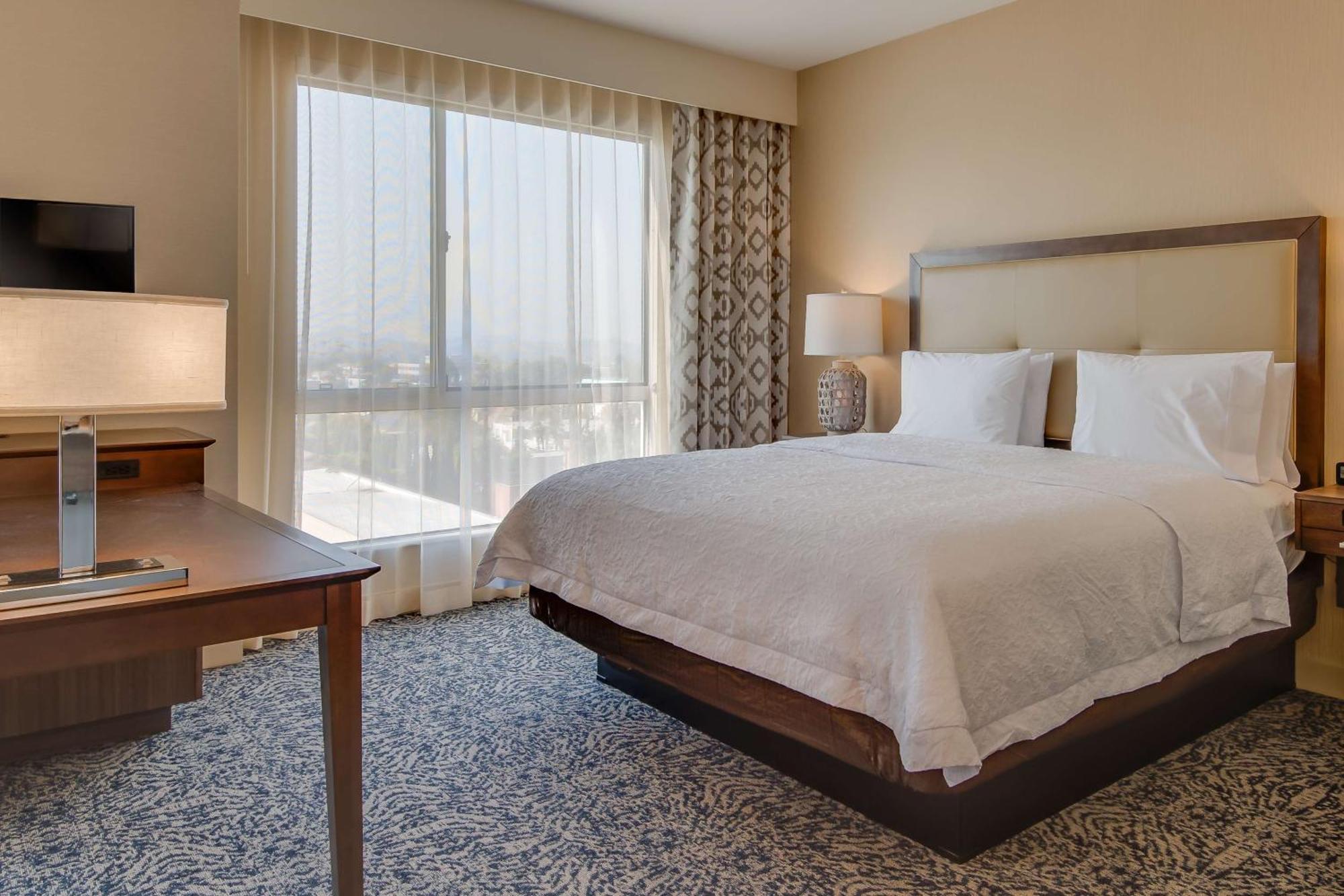 Hampton Inn & Suites Los Angeles - Глендейл Екстер'єр фото