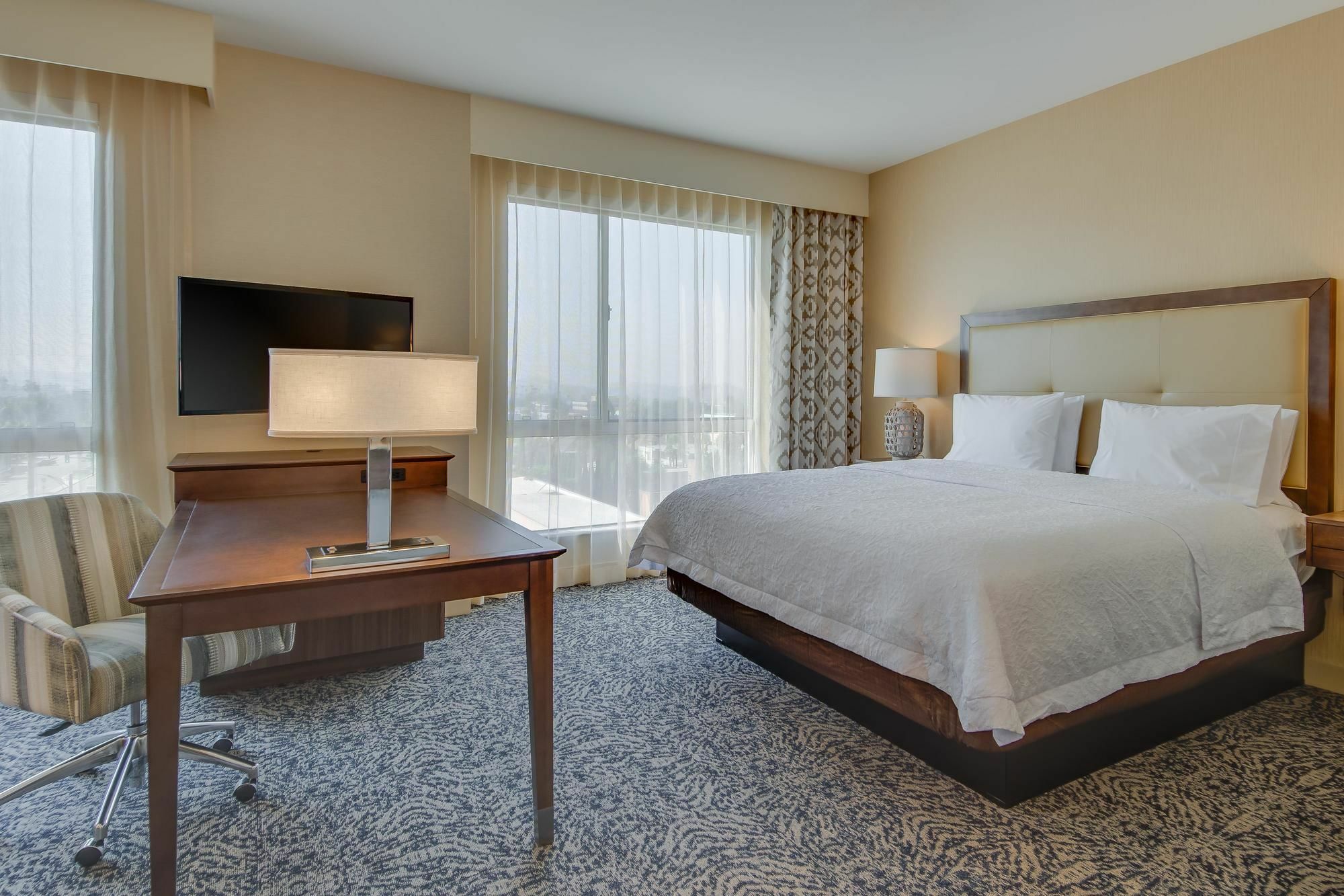 Hampton Inn & Suites Los Angeles - Глендейл Екстер'єр фото