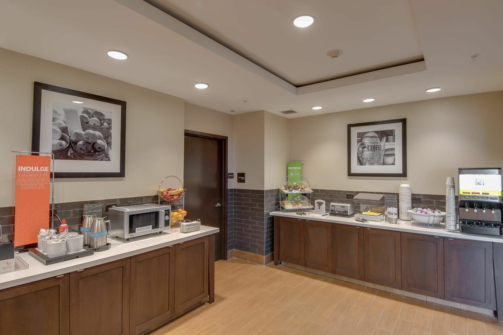Hampton Inn & Suites Los Angeles - Глендейл Екстер'єр фото