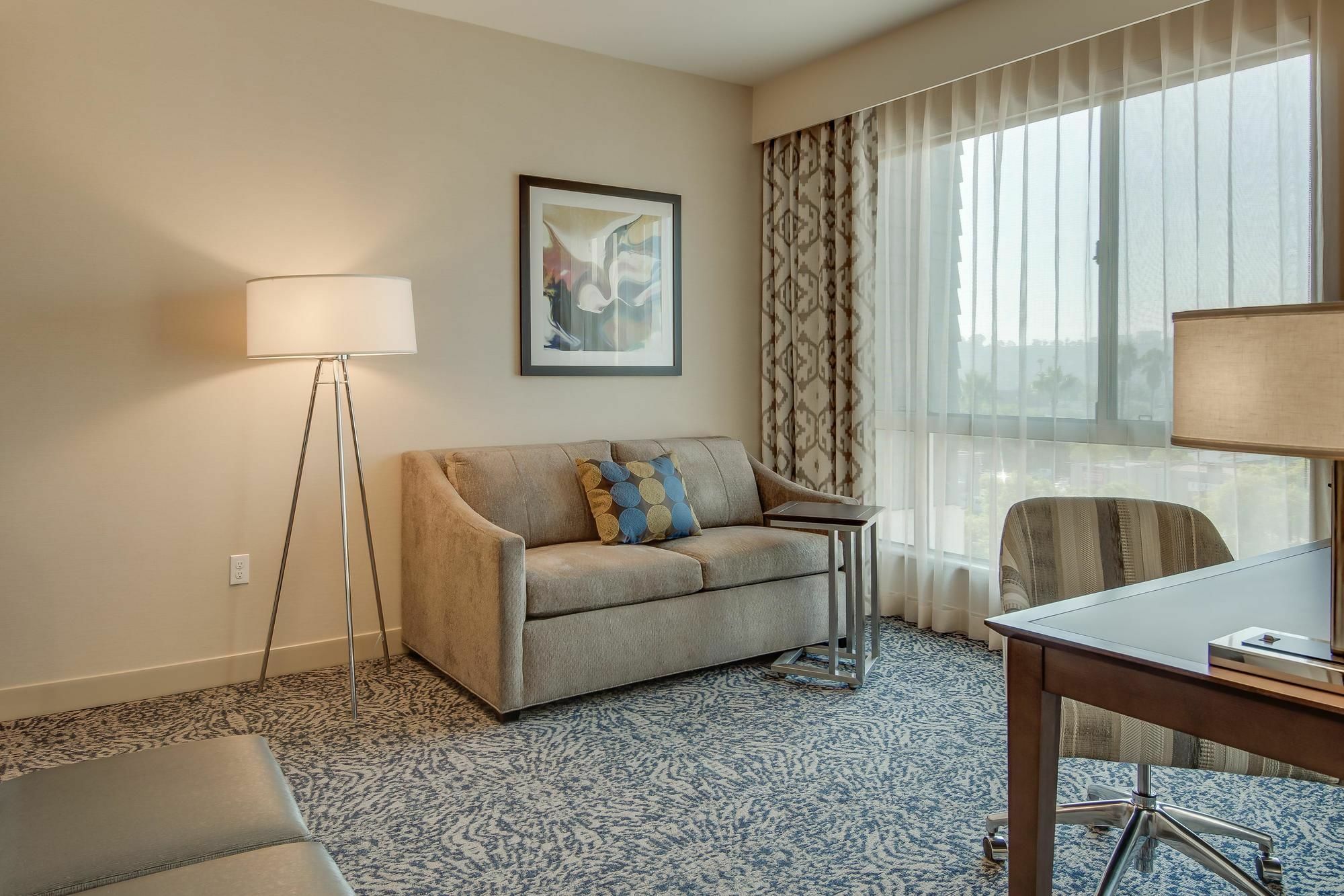 Hampton Inn & Suites Los Angeles - Глендейл Екстер'єр фото